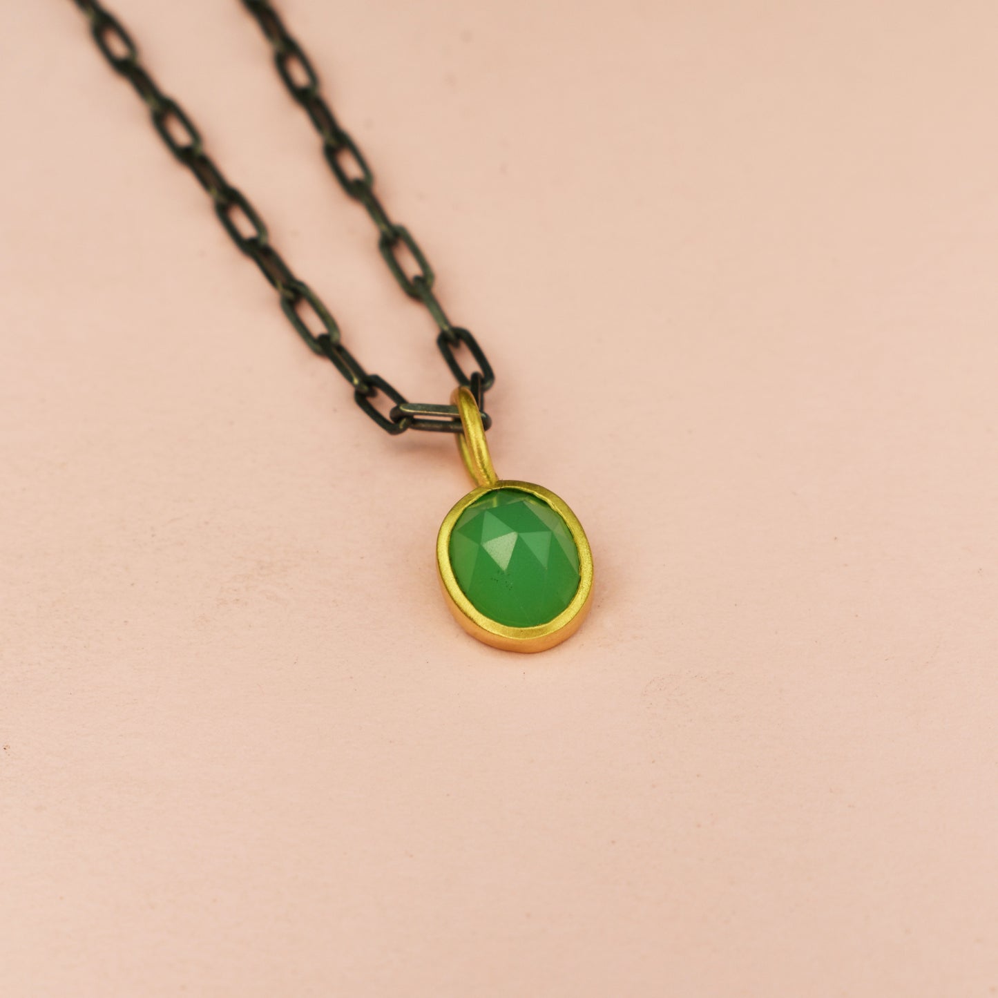 18ct Gold Set Chrysoprase Pendant