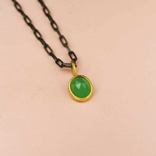 18ct Gold Set Chrysoprase Pendant