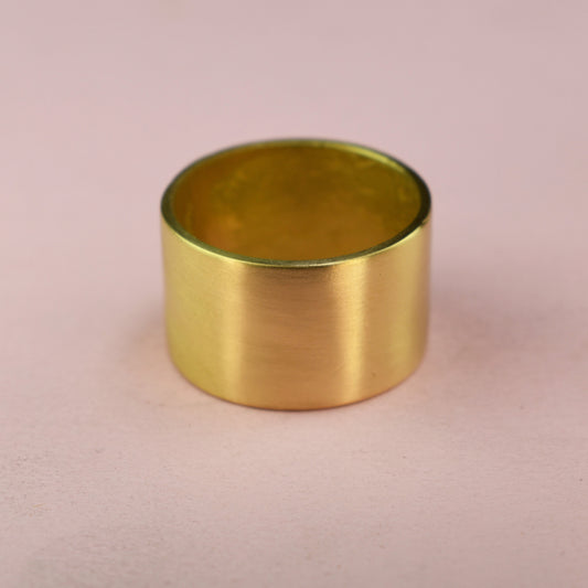 Wide 18ct Gold Cigar Ring