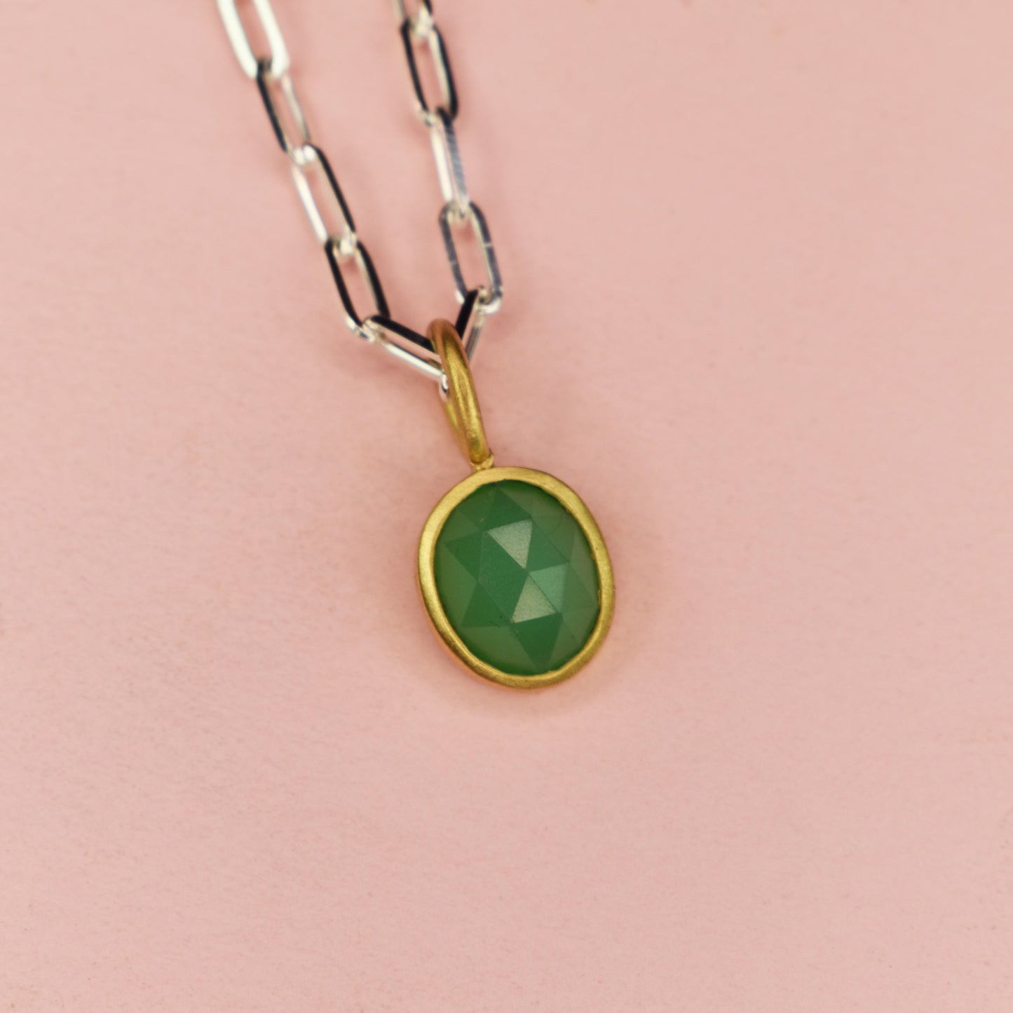18ct Gold Set Chrysoprase Pendant