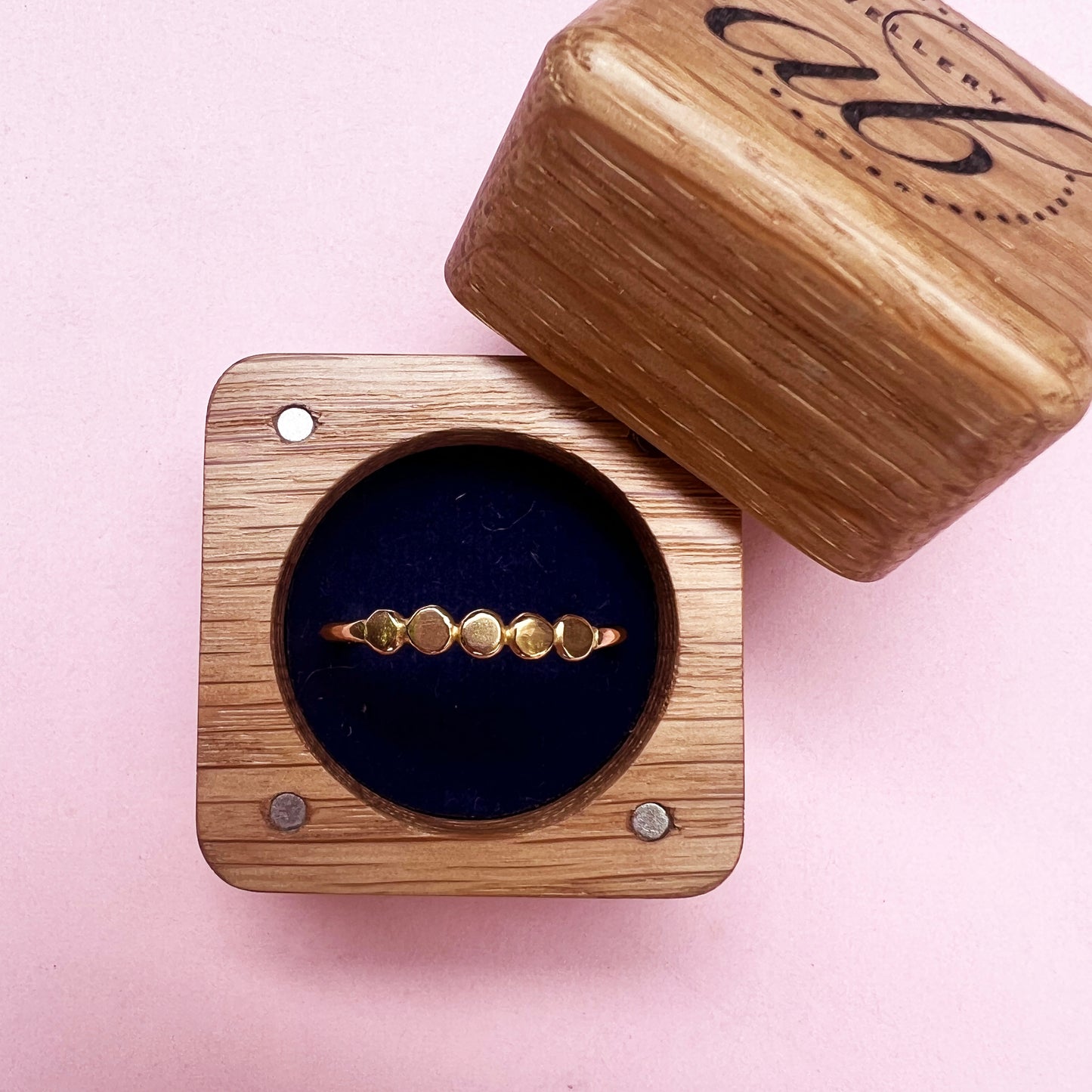 18ct Gold bubble detail ring