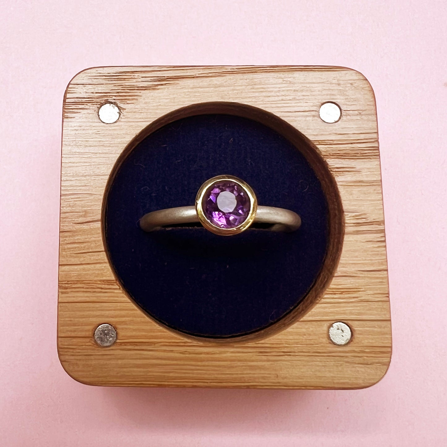 18ct Gold Set Amethyst Ring