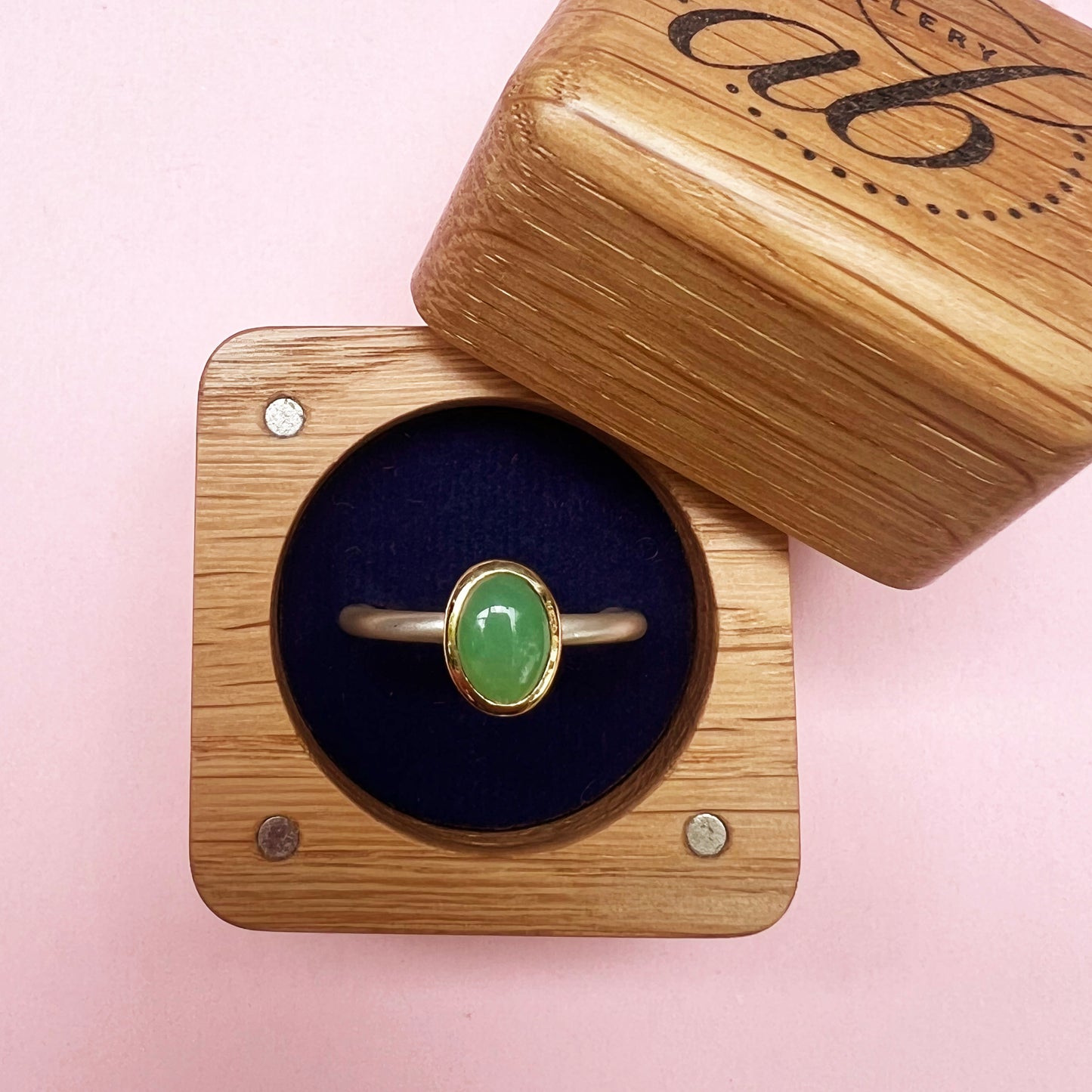 18ct Gold Set Chrysoprase Ring