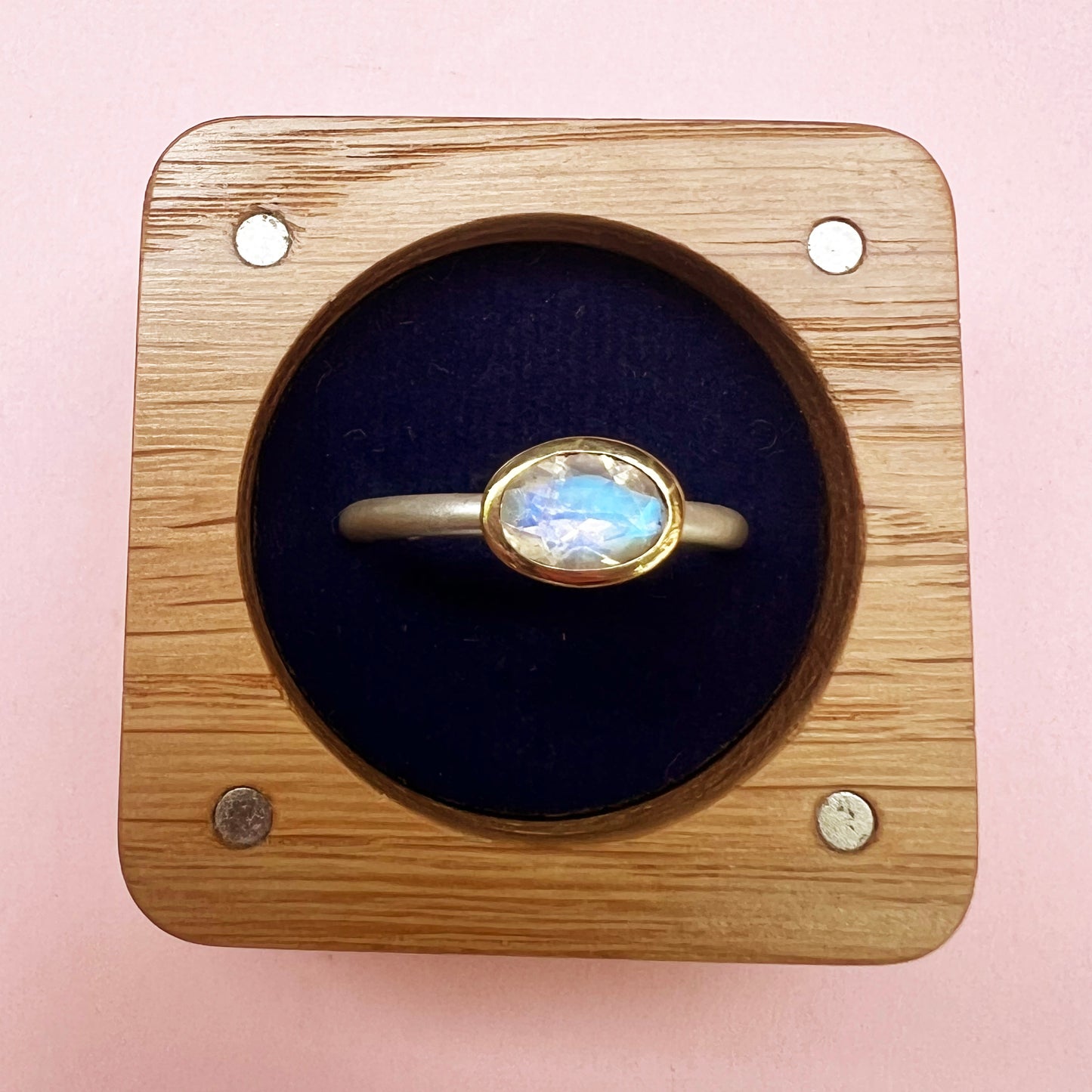 18ct Gold Set Moonstone Ring