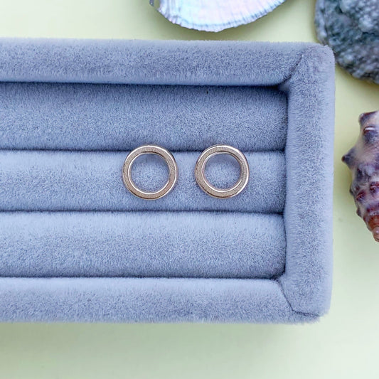 9ct yellow gold circle studs, yellow gold earrings, polished gold circle earring studs, yellow  gold circle earrings, polished gold earrings