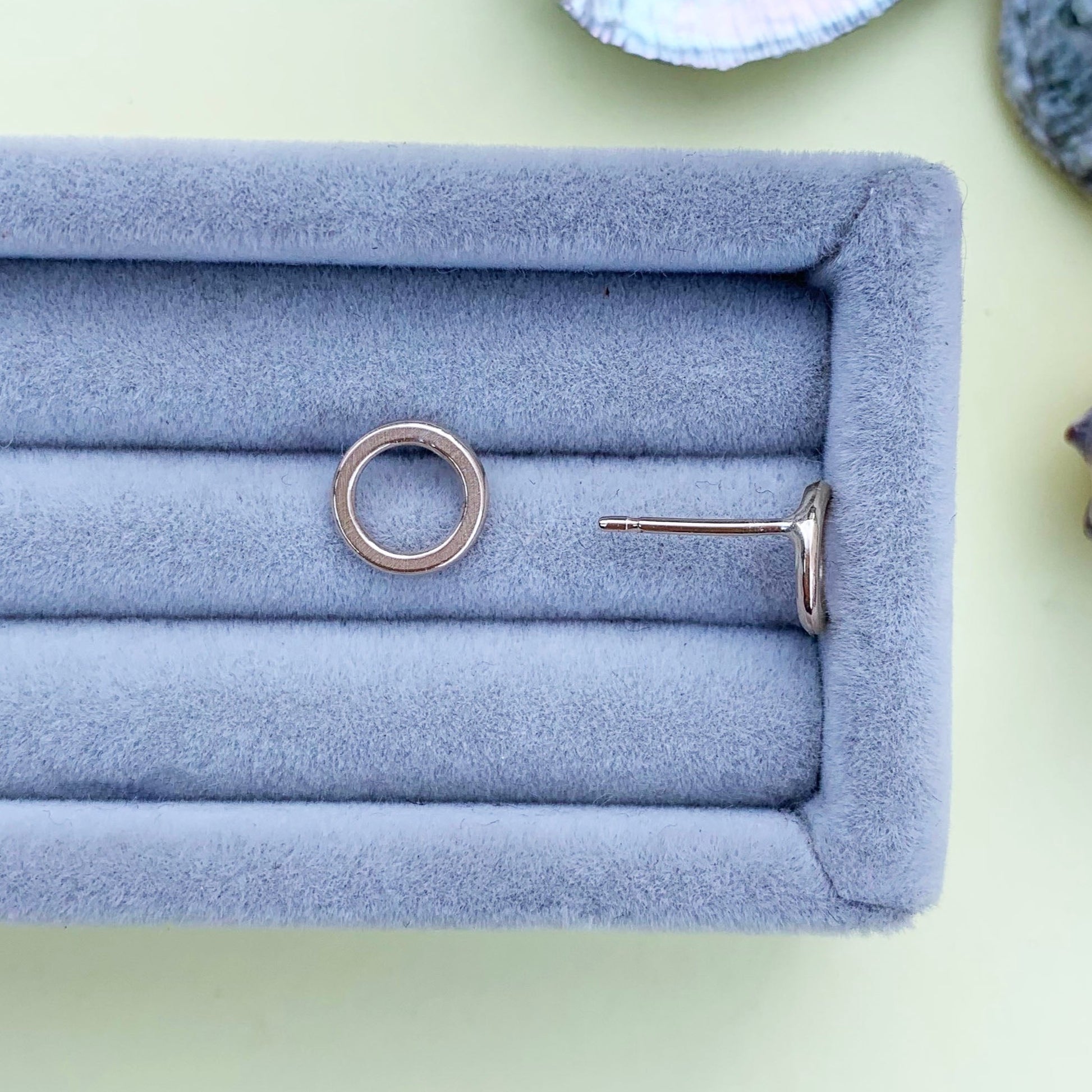 9ct yellow gold circle studs, yellow gold earrings, polished gold circle earring studs, yellow gold circle earrings, polished gold earrings
