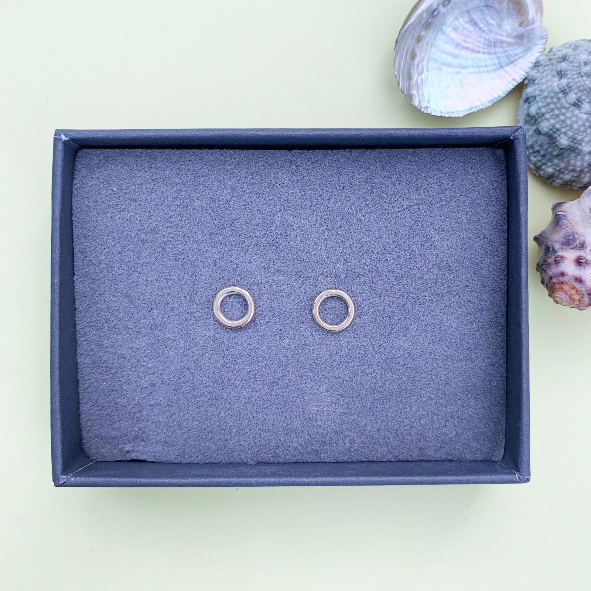 9ct yellow gold circle studs, yellow gold earrings, polished gold circle earring studs, yellow gold circle earrings, polished gold earrings