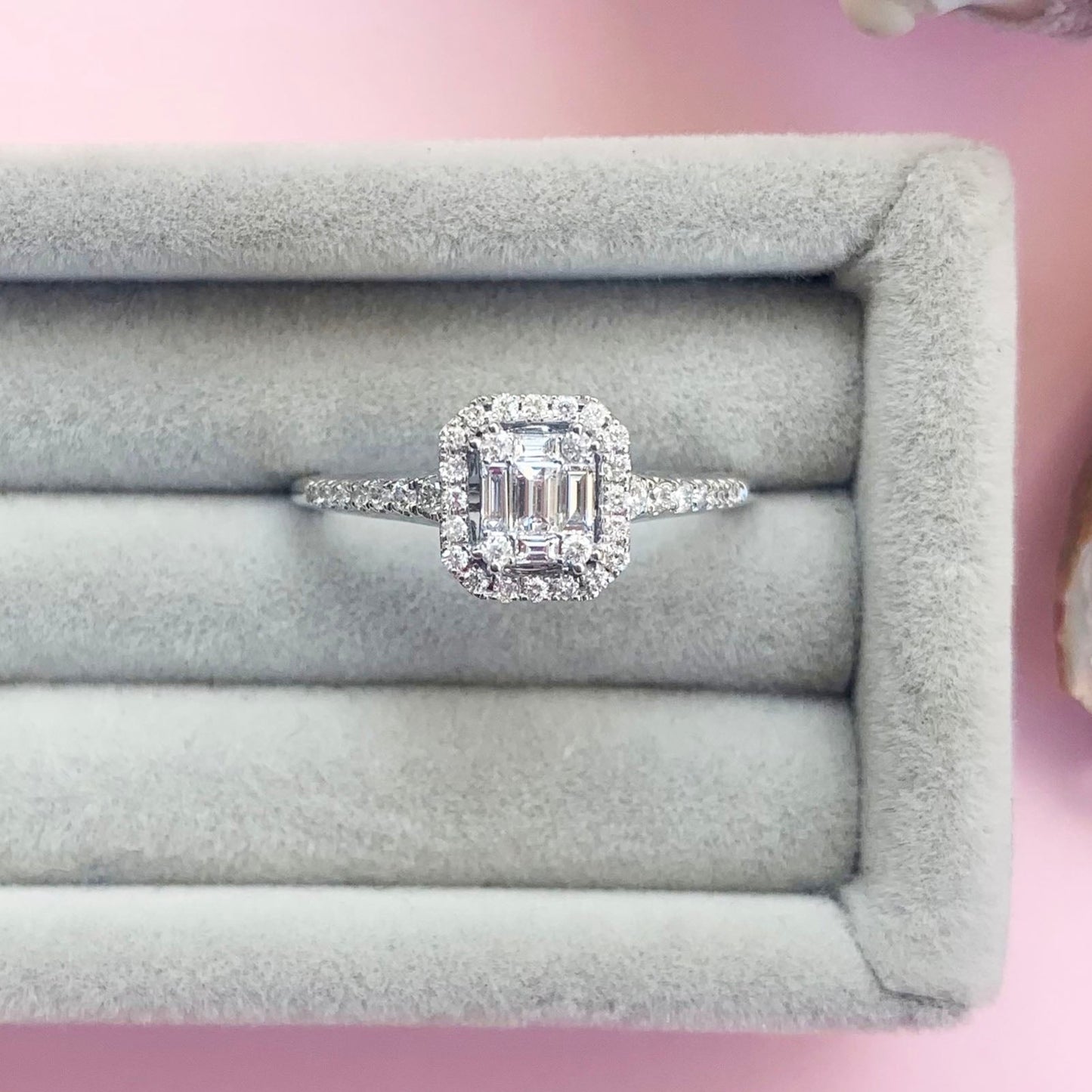 18ct white gold halo cluster diamond ring, 18ct white gold ring, 18ct gold diamond ring, halo cluster diamond ring, diamond ring, gold diamond ring