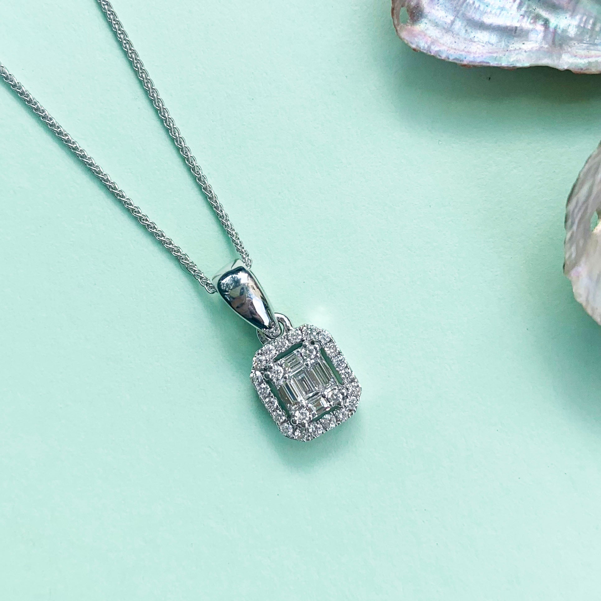 18ct white gold diamond pendant, diamond cluster pendant, white gold necklace, 18ct white gold necklace, diamond pendant, white gold diamond necklace