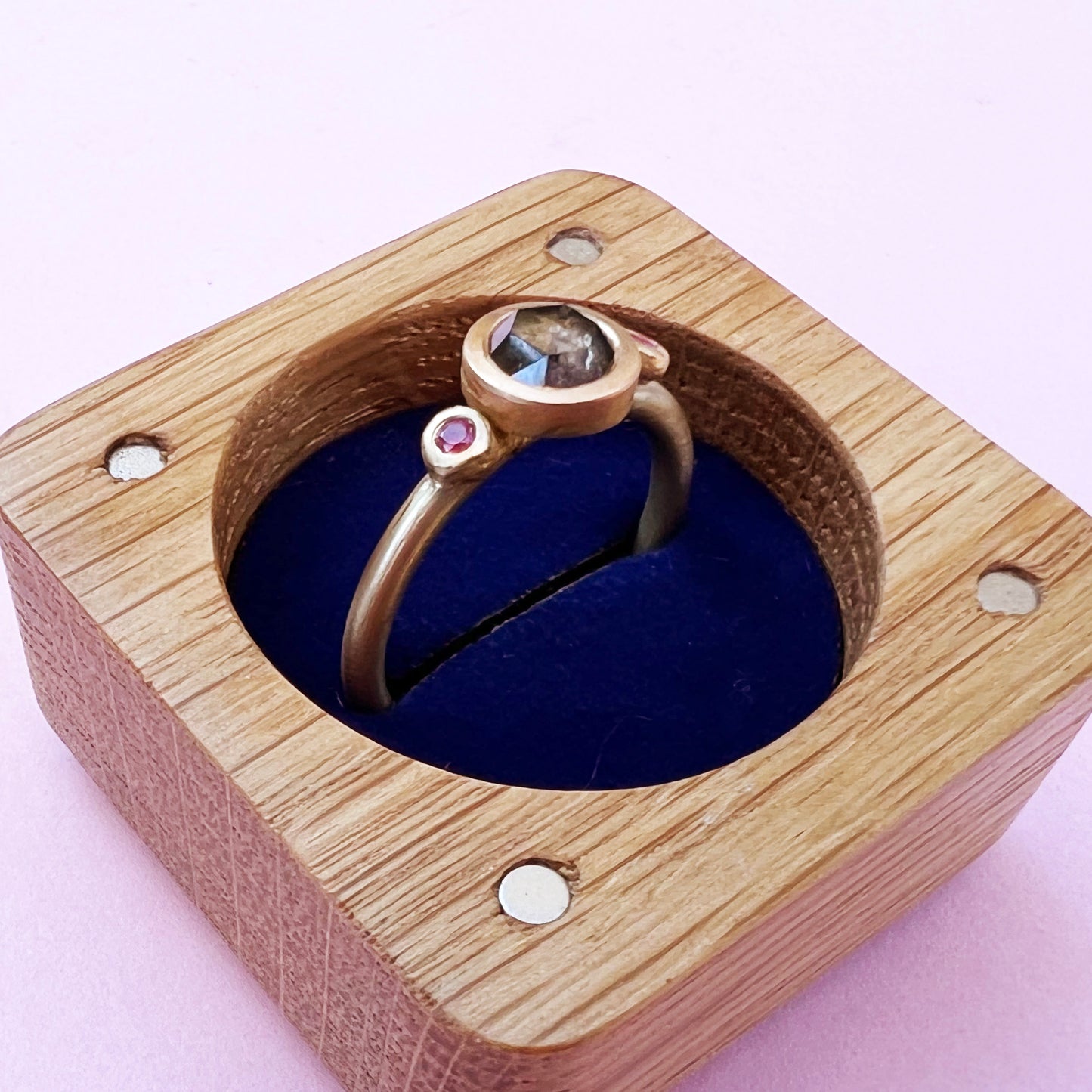 22ct & 9ct Gold Salt & Pepper Diamond & Sapphire Ring
