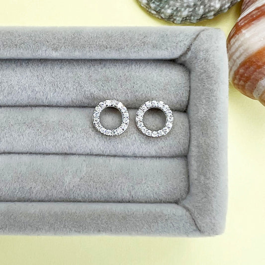 9ct gold diamond circle studs, diamond studs, yellow gold diamond earrings, 9ct yellow gold studs, circle earrings, diamond studs