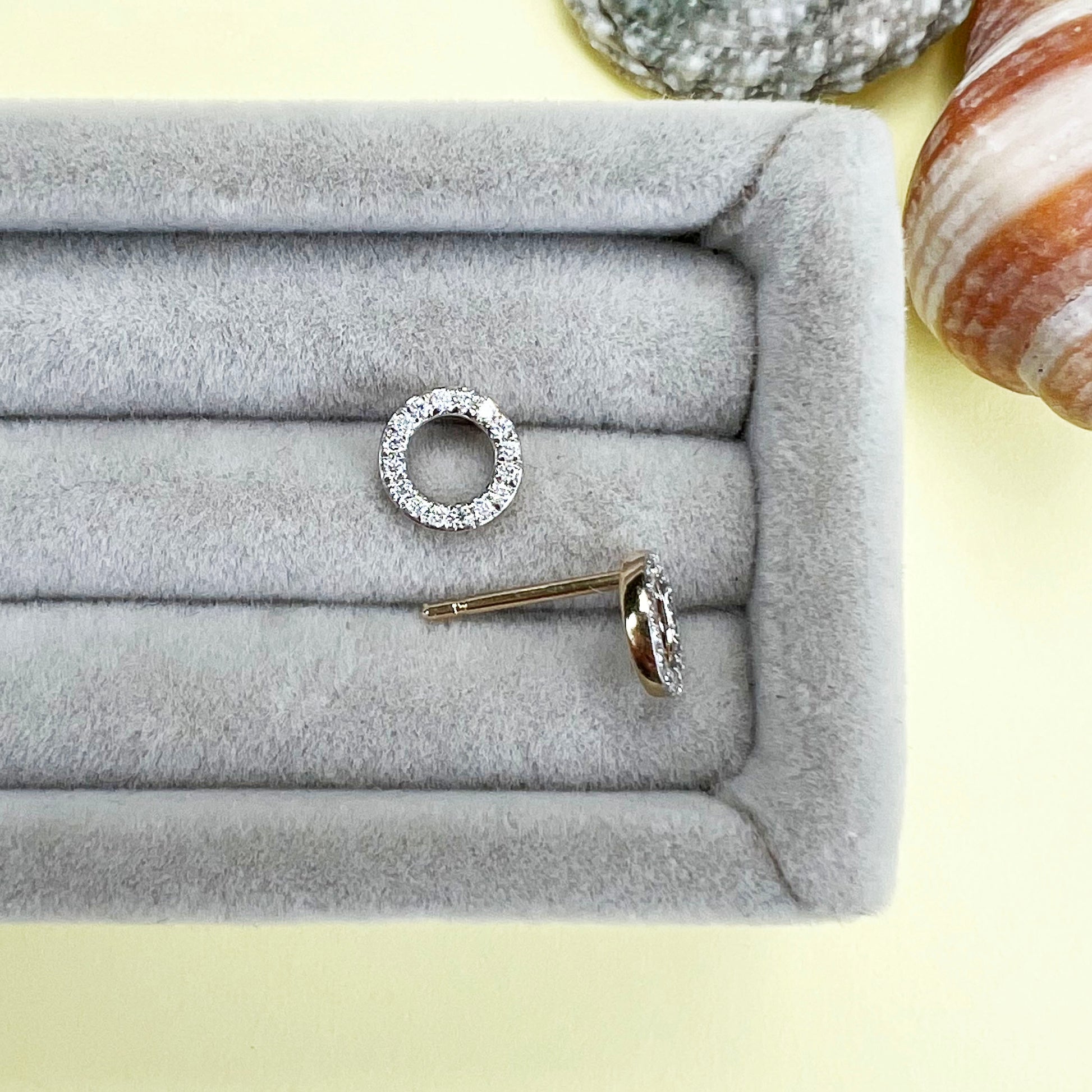 9ct gold diamond circle studs, diamond studs, yellow gold diamond earrings, 9ct yellow gold studs, circle earrings, diamond studs