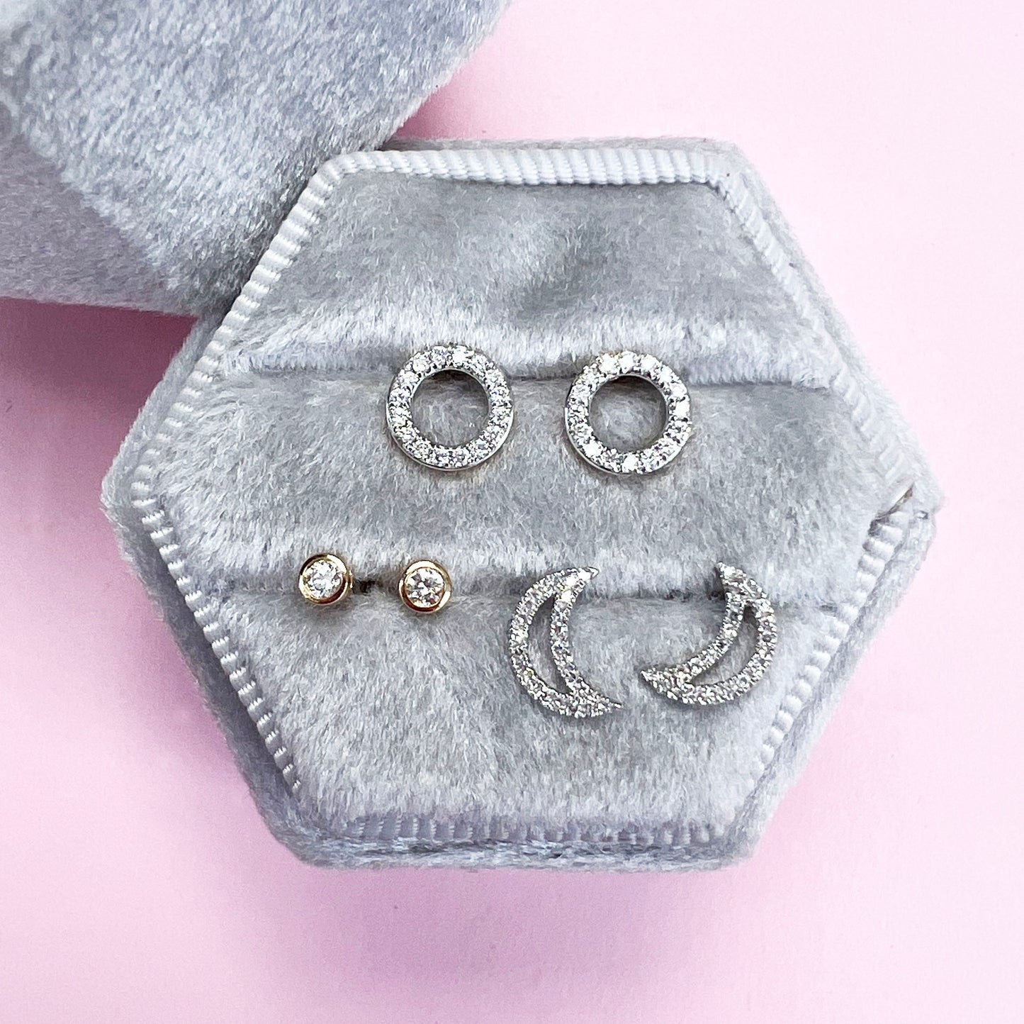 9ct gold diamond circle studs, diamond studs, yellow gold diamond earrings, 9ct yellow gold studs, circle earrings, diamond studs