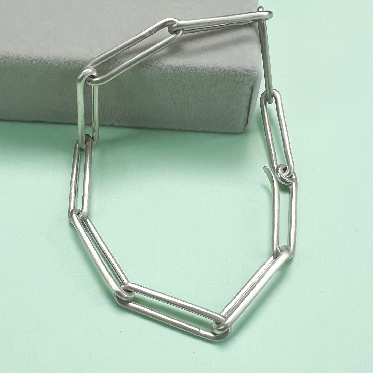 chunky paperclip chain bracelet, matte paperclip chain, London fashion week, LFW, London fashion week jewellery, paperclip chain, matte paperclip bracelet, recycled silver