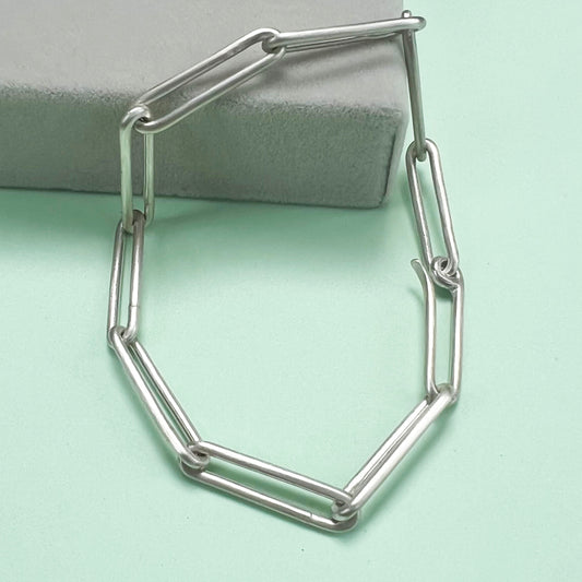 chunky paperclip chain bracelet, matte paperclip chain, London fashion week, LFW, London fashion week jewellery, paperclip chain, matte paperclip bracelet, recycled silver