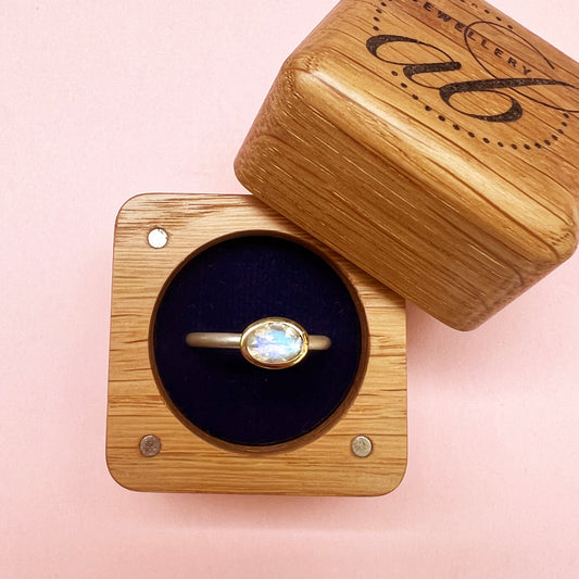 18ct Gold Set Moonstone Ring