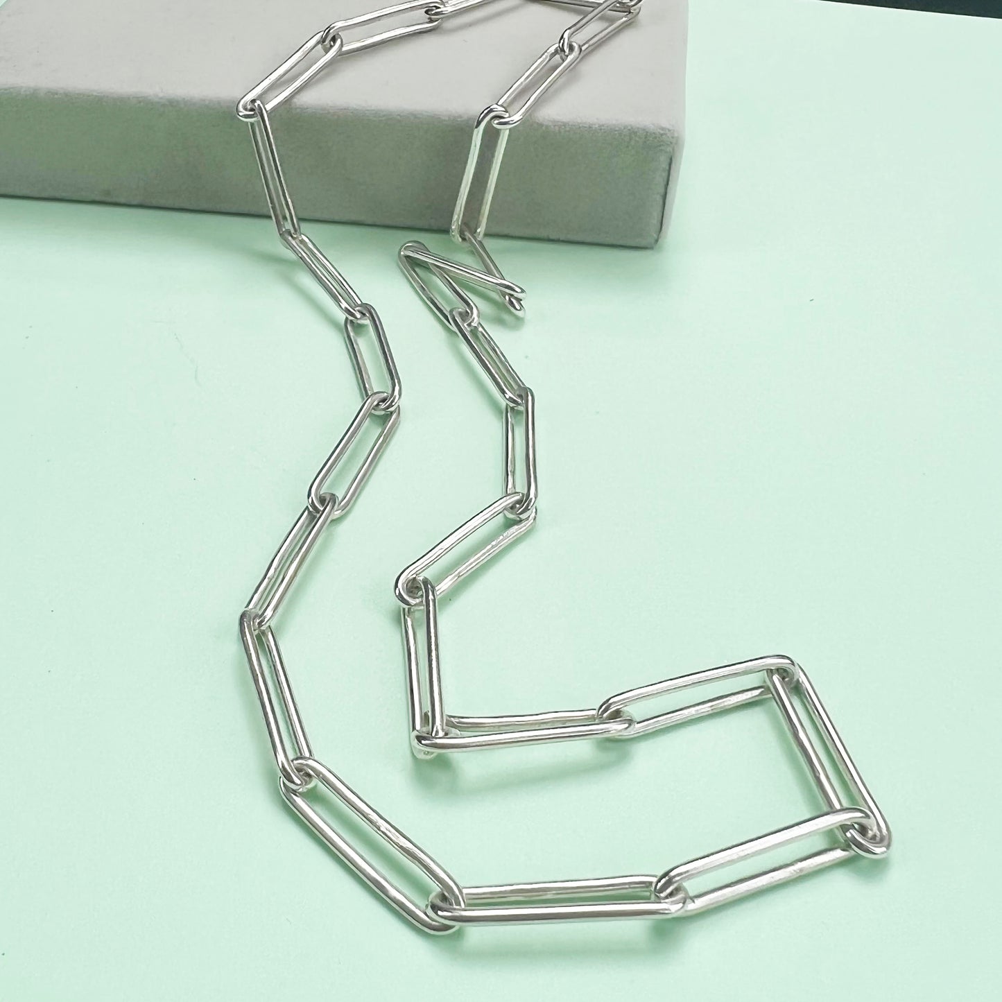 Chunky polished paperclip chain, Paperclip chain, LFW, London fashion week, London fashion week jewellery, polished silver paperclip chain, recycled silver, recycled silver paperclip chain, polished 20 inch paperclip chain